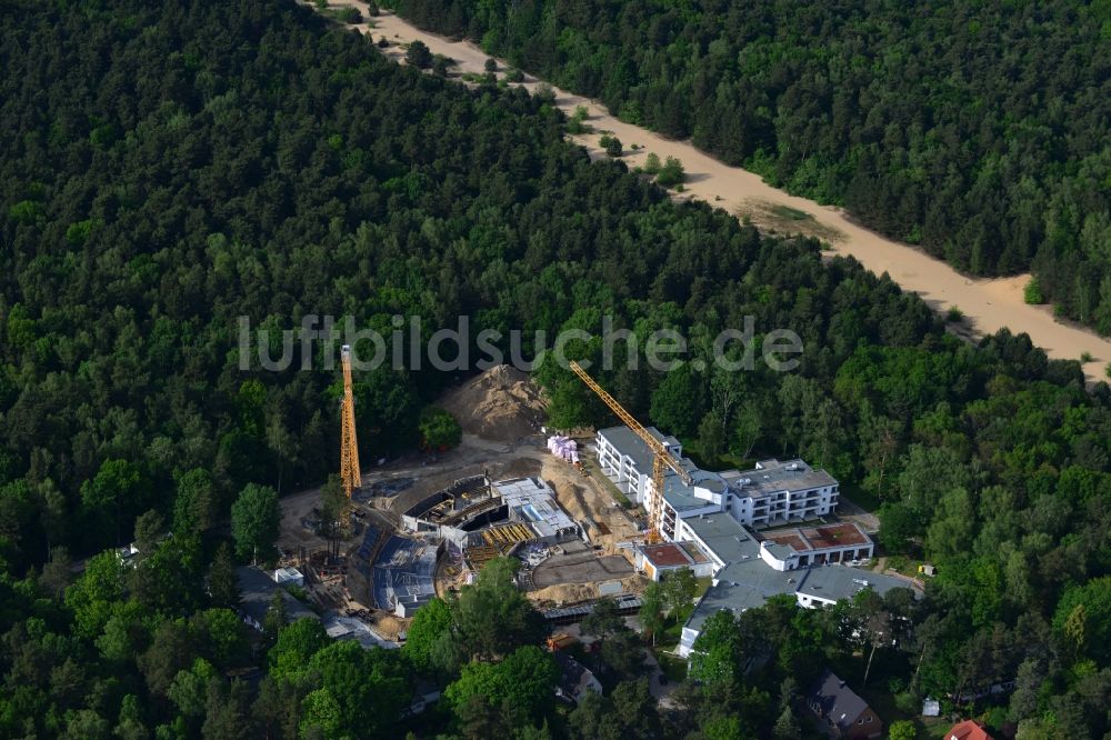 Berlin Frohnau aus der Vogelperspektive: Baustelle zum Neubau eines Erweiterungsbaus am P.A.N. ZENTRUM für Post-Akute Neurorehabilitation im Fürst Donnersmarck-Haus Berlin - Frohnau