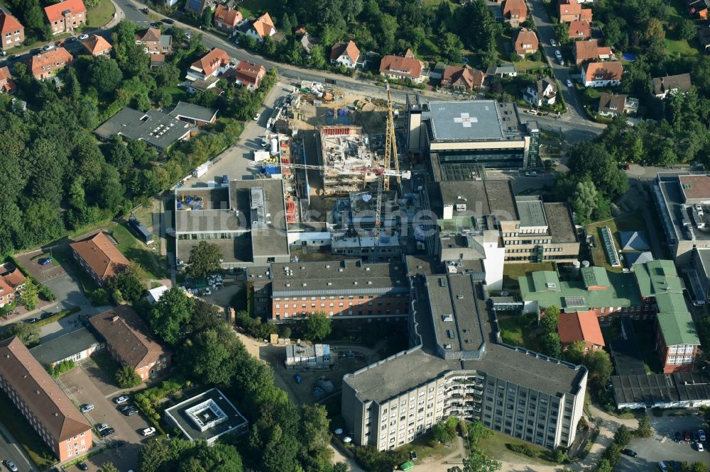 Luftaufnahme Lüneburg - Baustelle zum Neubau des Erweiterungsbaus des Städtischen Klinikums Lüneburg in Lüneburg im Bundesland Niedersachsen