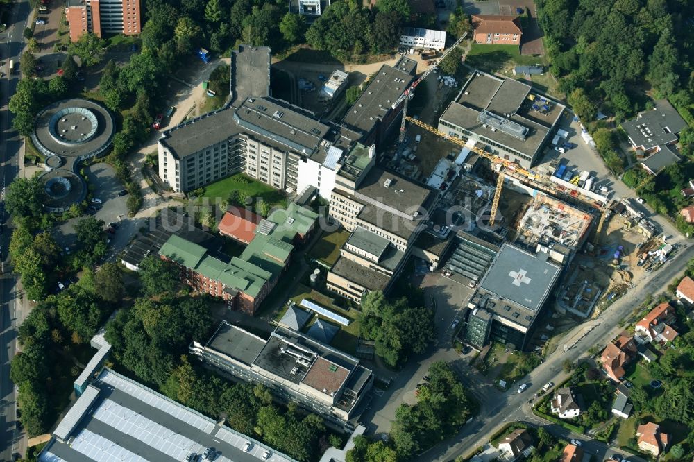 Lüneburg aus der Vogelperspektive: Baustelle zum Neubau des Erweiterungsbaus des Städtischen Klinikums Lüneburg in Lüneburg im Bundesland Niedersachsen