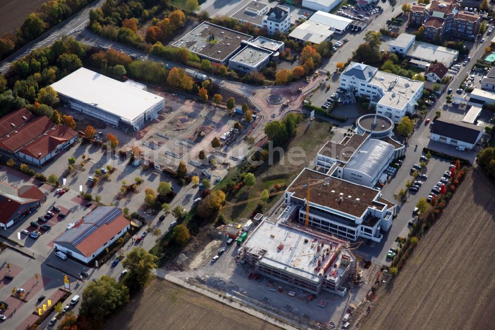 Luftbild Bodenheim - Baustelle zum Neubau eines Erweiterungsgebäudes der Firma iC Haus Germany in Bodenheim im Bundesland Rheinland-Pfalz, Deutschland