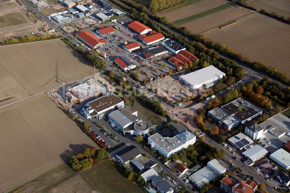 Luftaufnahme Bodenheim - Baustelle zum Neubau eines Erweiterungsgebäudes der Firma iC Haus Germany in Bodenheim im Bundesland Rheinland-Pfalz, Deutschland