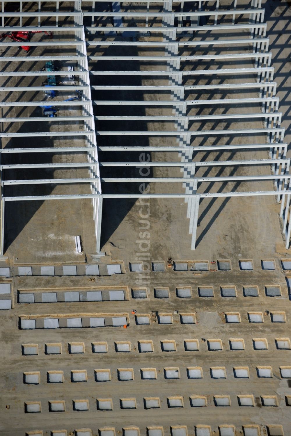 Hoppegarten von oben - Baustelle zum Neubau der Europazentrale Clinton in Hoppegarten im Bundesland Brandenburg