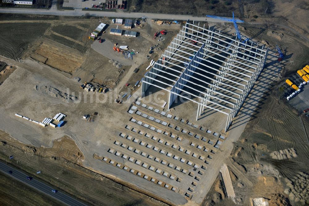 Luftaufnahme Hoppegarten - Baustelle zum Neubau der Europazentrale Clinton in Hoppegarten im Bundesland Brandenburg