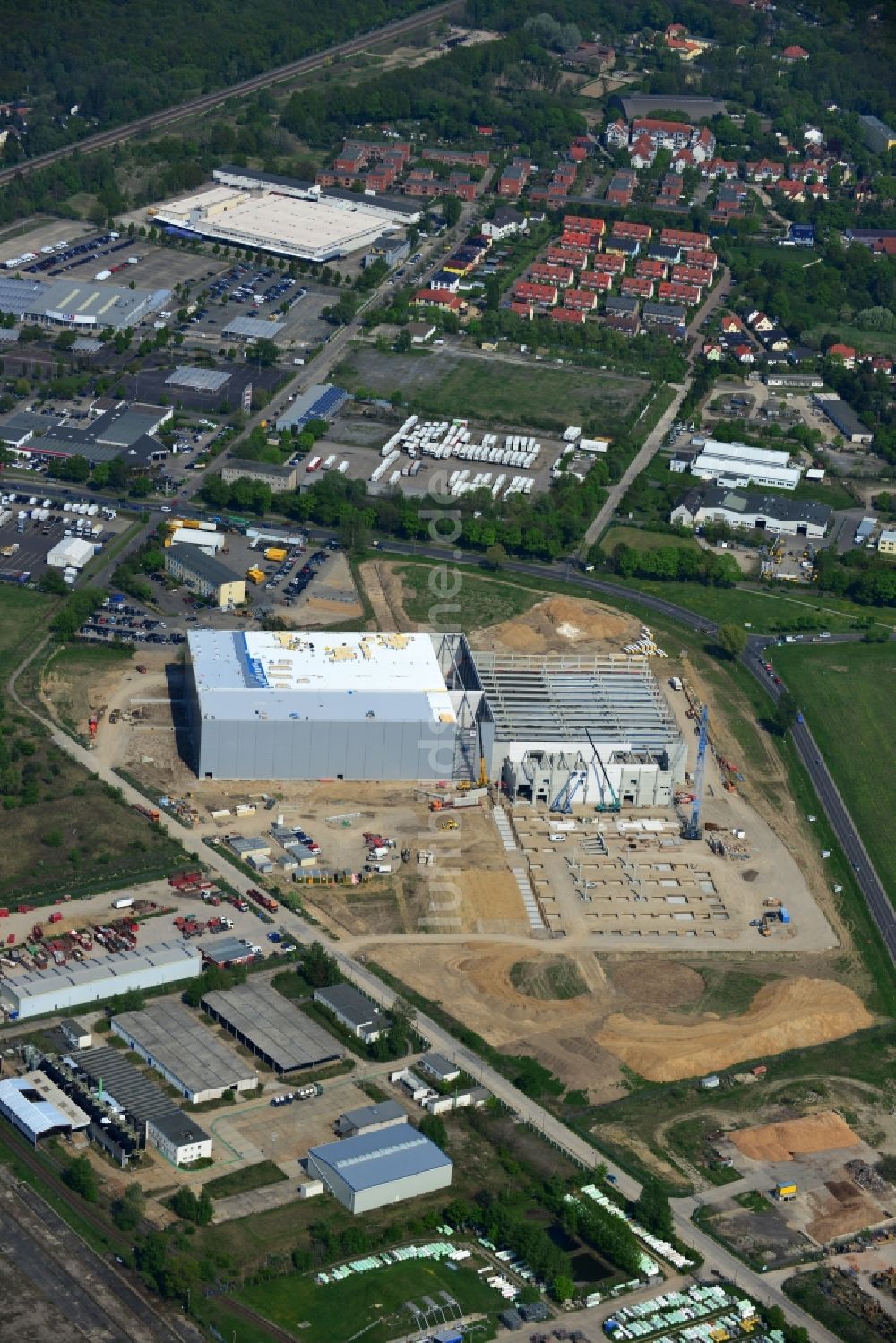 Hoppegarten aus der Vogelperspektive: Baustelle zum Neubau der Europazentrale Clinton in Hoppegarten im Bundesland Brandenburg