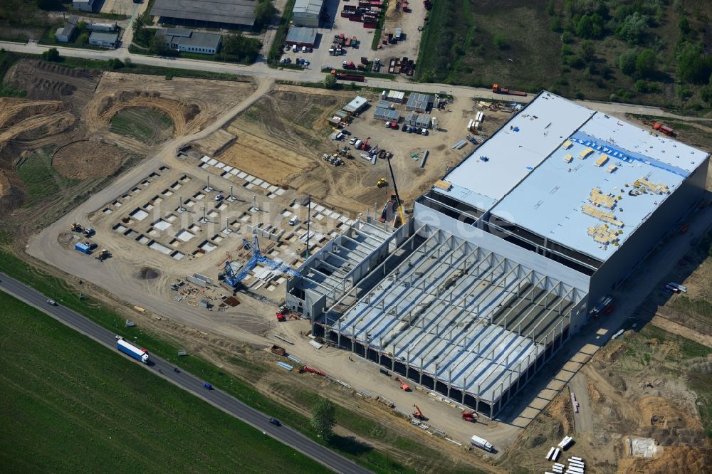 Hoppegarten von oben - Baustelle zum Neubau der Europazentrale Clinton in Hoppegarten im Bundesland Brandenburg