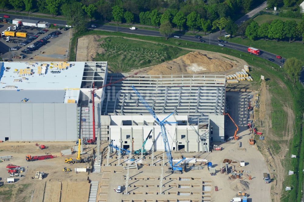 Hoppegarten aus der Vogelperspektive: Baustelle zum Neubau der Europazentrale Clinton in Hoppegarten im Bundesland Brandenburg