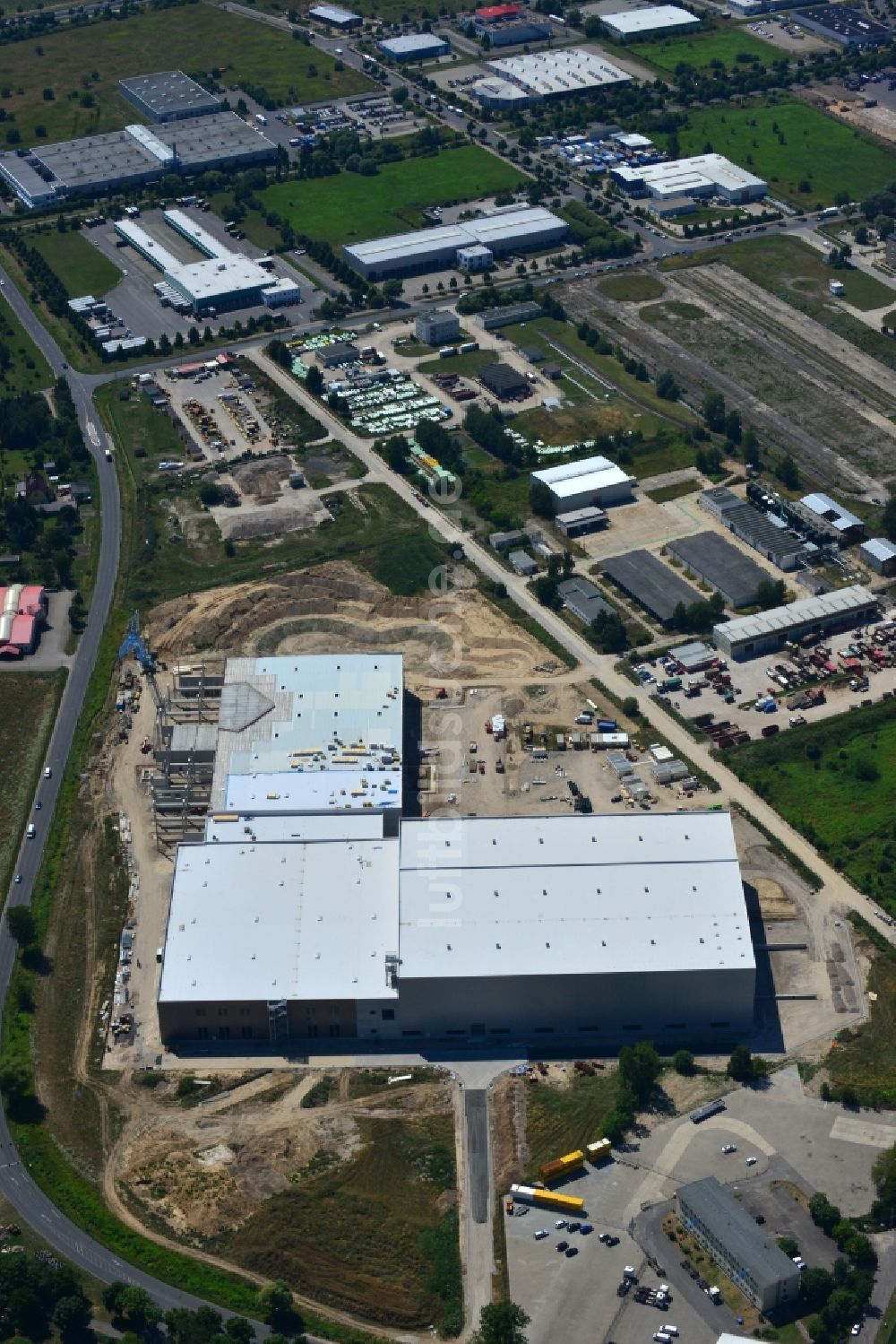 Hoppegarten aus der Vogelperspektive: Baustelle zum Neubau der Europazentrale Clinton in Hoppegarten im Bundesland Brandenburg