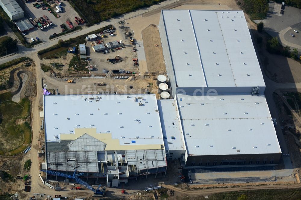 Hoppegarten aus der Vogelperspektive: Baustelle zum Neubau der Europazentrale Clinton in Hoppegarten im Bundesland Brandenburg