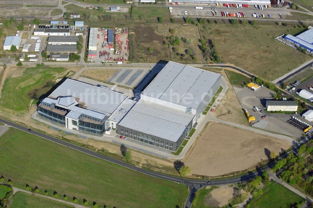 Hoppegarten aus der Vogelperspektive: Baustelle zum Neubau der Europazentrale Clinton in Hoppegarten im Bundesland Brandenburg