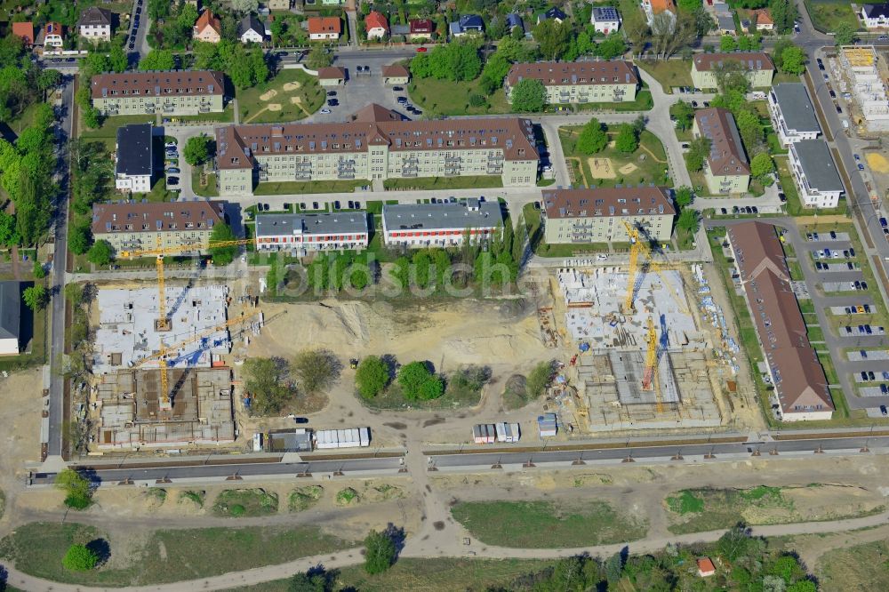 Luftbild Berlin - Baustelle zum Neubau des Familiendomizils InCasa und des Wohnparks Karlshorst im Bezirk Lichtenberg in Berlin