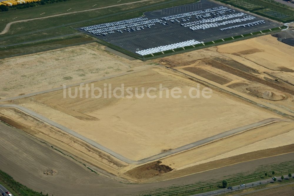 Luftbild Leipzig - Baustelle zum Neubau von Fertigungsanlagen und Montagehallen auf dem Werksgelände der PORSCHE AG in Leipzig im Bundesland Sachsen