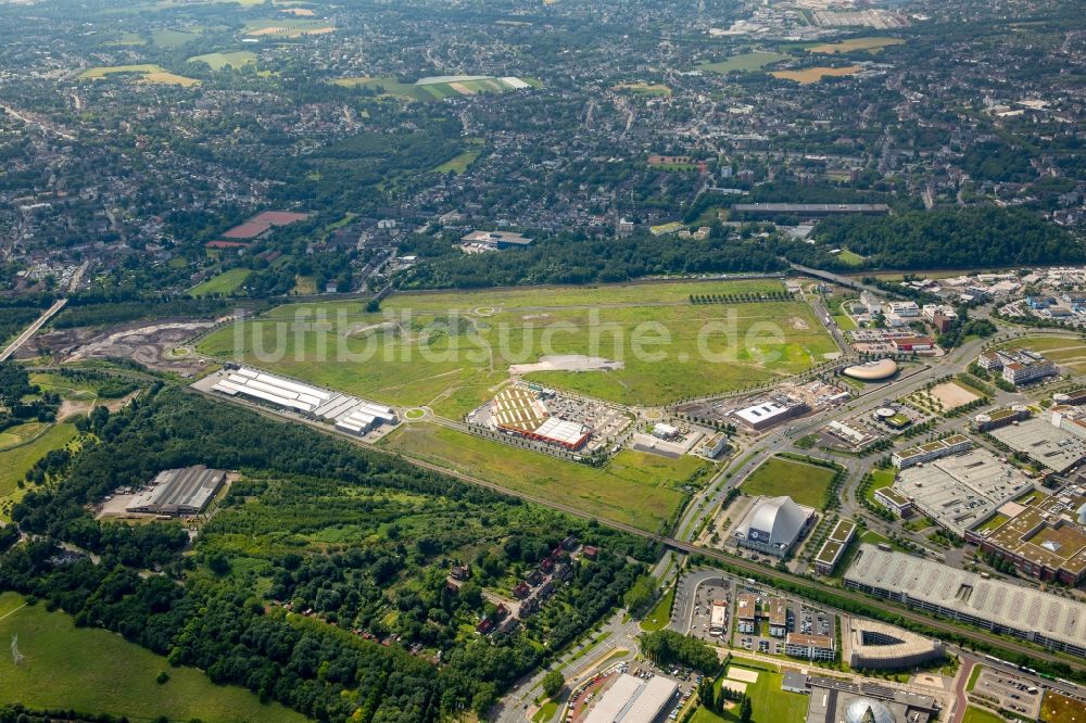 Oberhausen aus der Vogelperspektive: Baustelle zum Neubau einer Filiale der engelbert strauss GmbH & Co. KG im BusinessPark.O an der Osterfelder Straße auf dem ehemaligen Stahlwerksgelände der Gutehoffnungshütte in Oberhausen im Bundesland Nordrhein-Westfalen