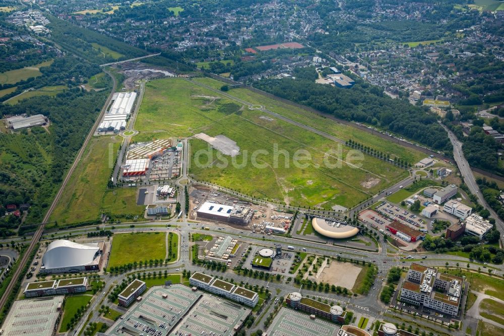 Luftbild Oberhausen - Baustelle zum Neubau einer Filiale der engelbert strauss GmbH & Co. KG im BusinessPark.O an der Osterfelder Straße auf dem ehemaligen Stahlwerksgelände der Gutehoffnungshütte in Oberhausen im Bundesland Nordrhein-Westfalen