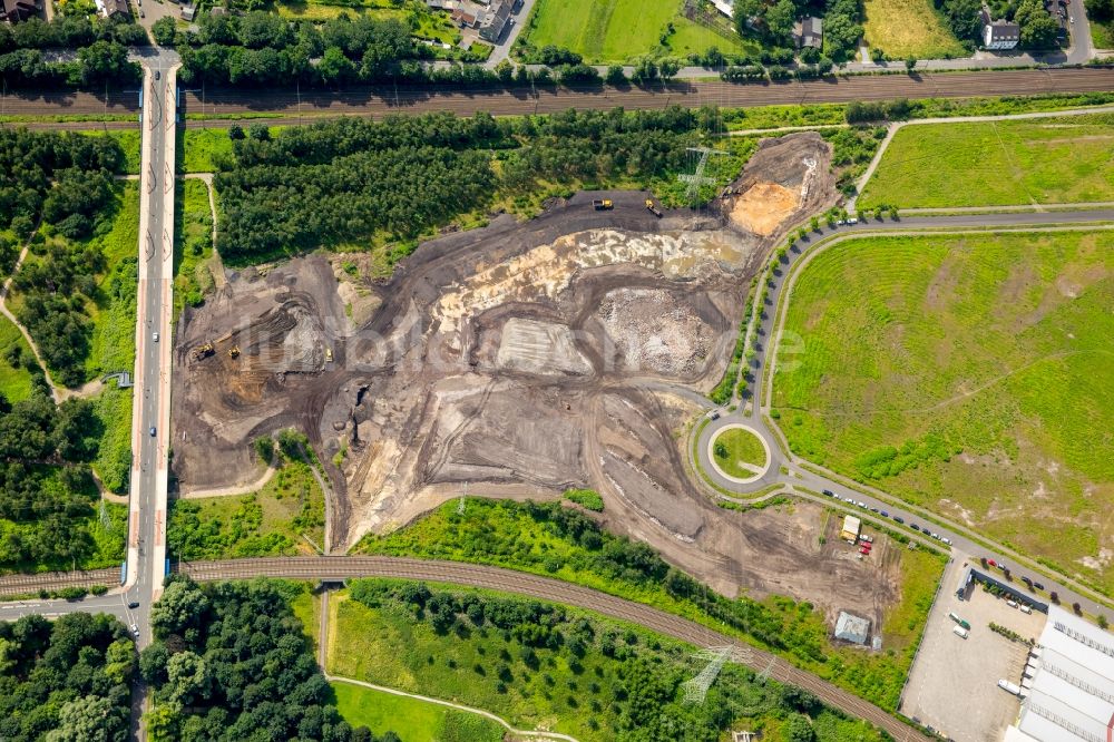 Oberhausen von oben - Baustelle zum Neubau einer Filiale und Verwaltungsgebäude des Berufsbekleidungsherstellers Engelbert Strauss in Oberhausen im Bundesland Nordrhein-Westfalen