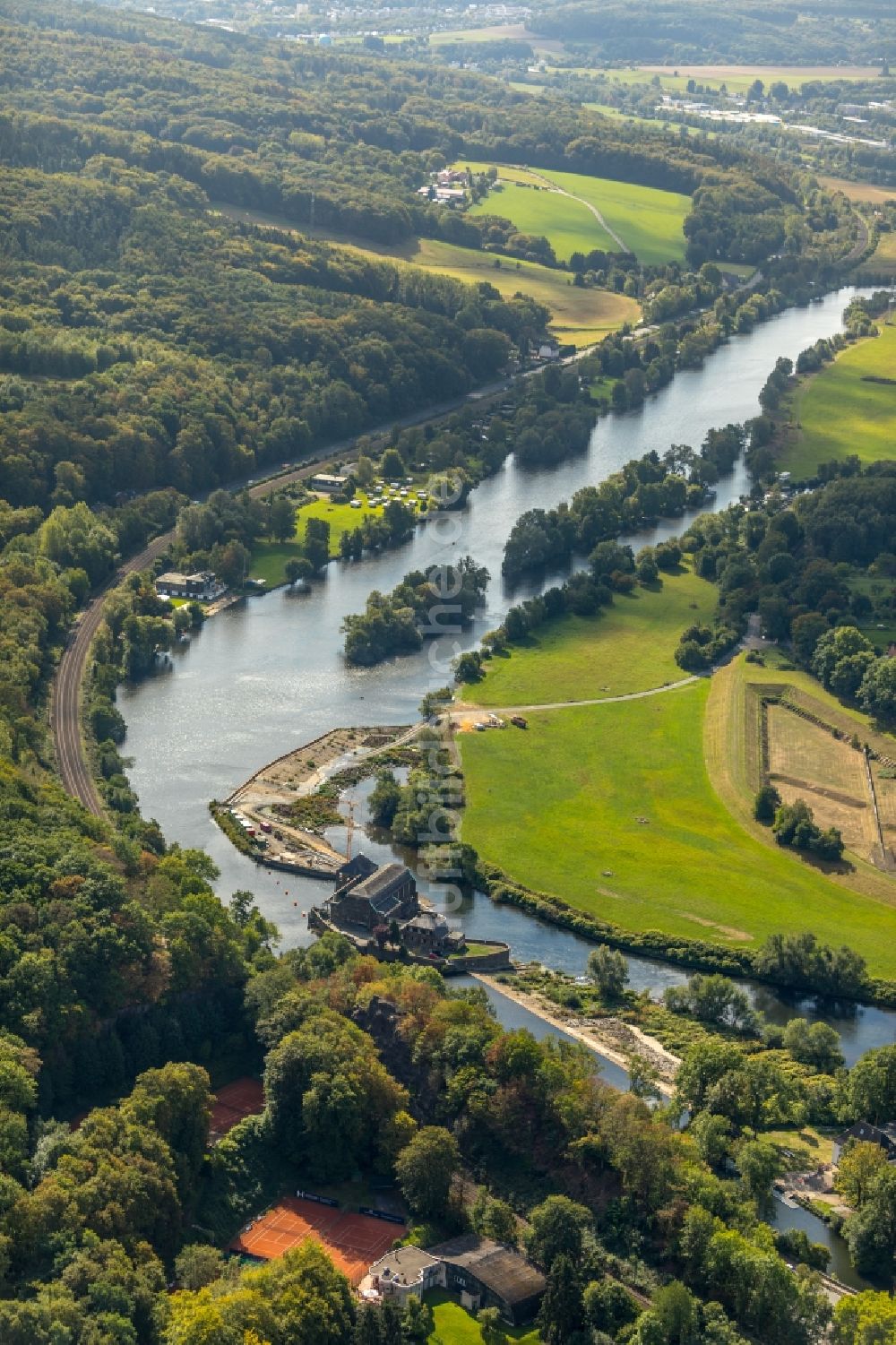 Witten aus der Vogelperspektive: Baustelle zum Neubau einer Fischaufstiegsanlage am Wasserkraftwerk Hohenstein der innogy SE in Witten im Bundesland Nordrhein-Westfalen, Deutschland