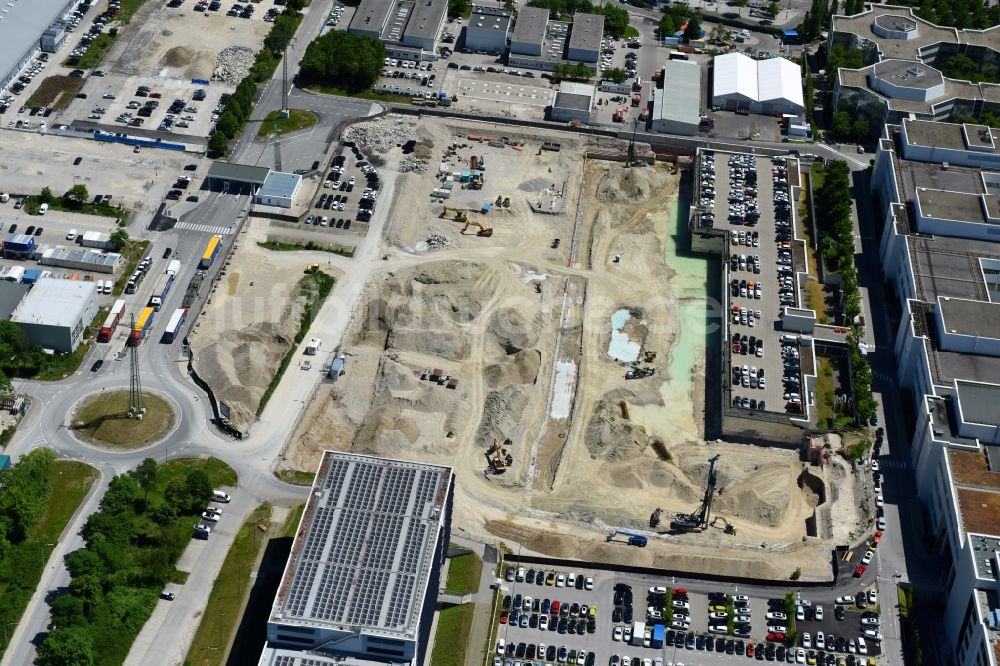 München von oben - Baustelle zum Neubau des FIZ Forschungs- und Innovationszentrum Nord auf dem Entwicklungscampus der BMW AG in München im Bundesland Bayern, Deutschland