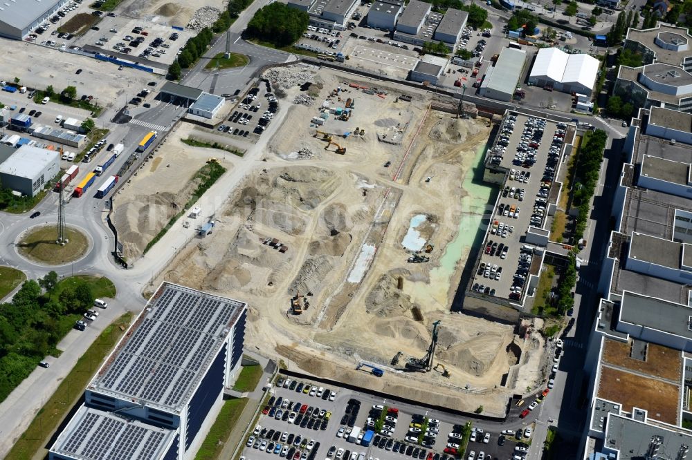 München aus der Vogelperspektive: Baustelle zum Neubau des FIZ Forschungs- und Innovationszentrum Nord auf dem Entwicklungscampus der BMW AG in München im Bundesland Bayern, Deutschland