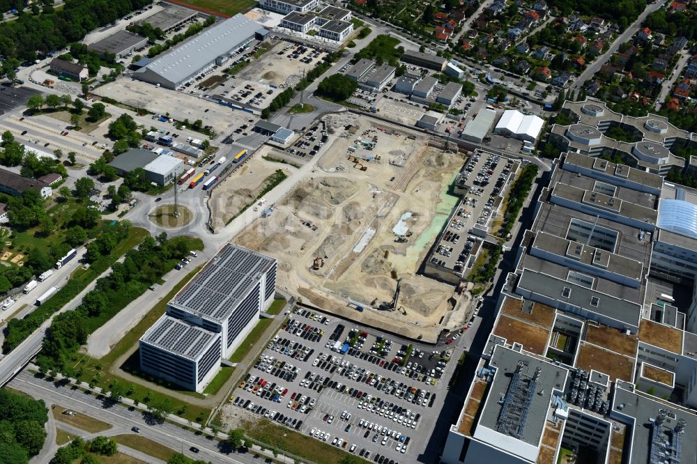 Luftbild München - Baustelle zum Neubau des FIZ Forschungs- und Innovationszentrum Nord auf dem Entwicklungscampus der BMW AG in München im Bundesland Bayern, Deutschland