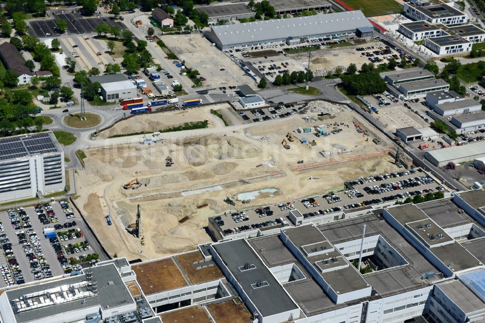 München aus der Vogelperspektive: Baustelle zum Neubau des FIZ Forschungs- und Innovationszentrum Nord auf dem Entwicklungscampus der BMW AG in München im Bundesland Bayern, Deutschland