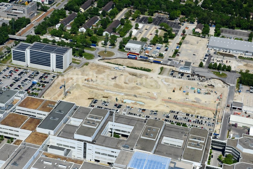 Luftbild München - Baustelle zum Neubau des FIZ Forschungs- und Innovationszentrum Nord auf dem Entwicklungscampus der BMW AG in München im Bundesland Bayern, Deutschland