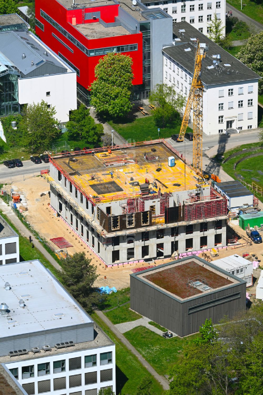 Luftbild Berlin - Baustelle zum Neubau eines Forschungs- Gebäudes und Bürokomplex des Max Delbrück Centers im Ortsteil Buch in Berlin, Deutschland