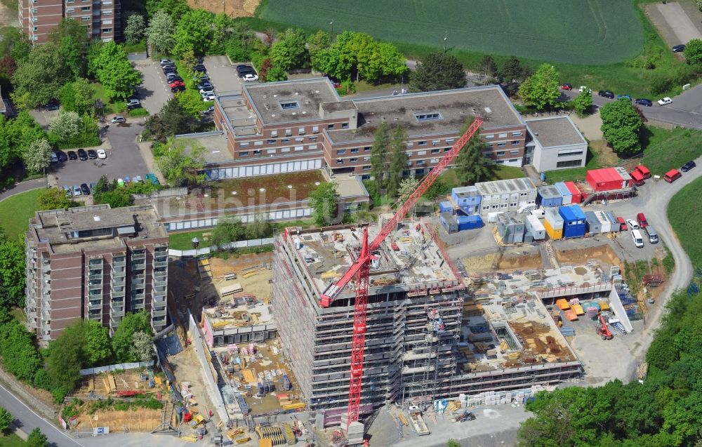 Würzburg von oben - Baustelle zum Neubau Forschungsgebäude für das DZHI in Würzburg im Bundesland Bayern