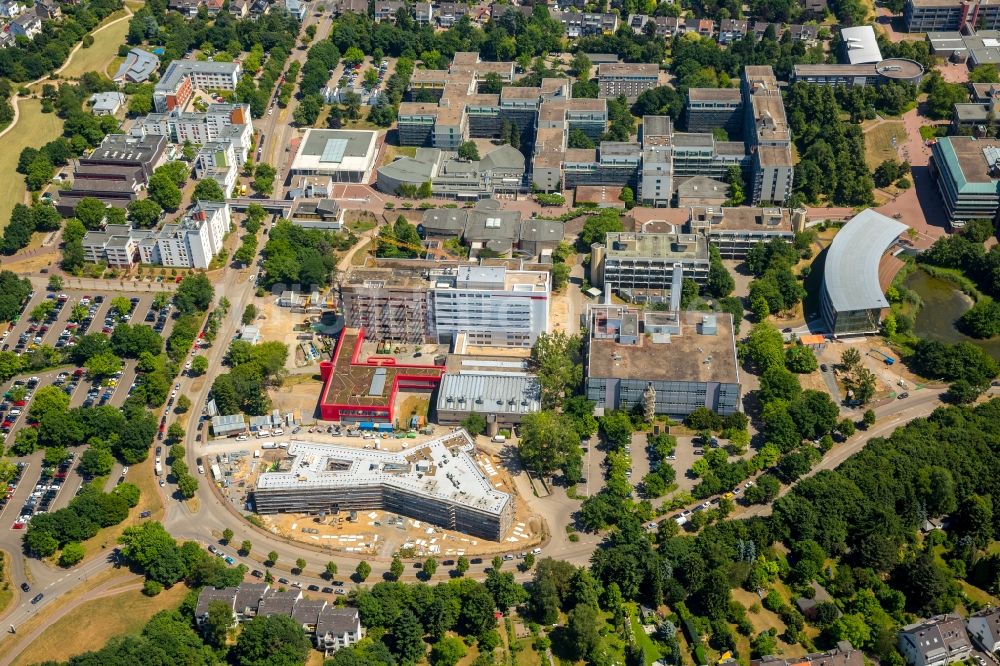 Düsseldorf aus der Vogelperspektive: Baustelle zum Neubau des Forschungsgebäude der Lebenswissenschaften an der Universitätsstraße in Düsseldorf im Bundesland Nordrhein-Westfalen, Deutschland