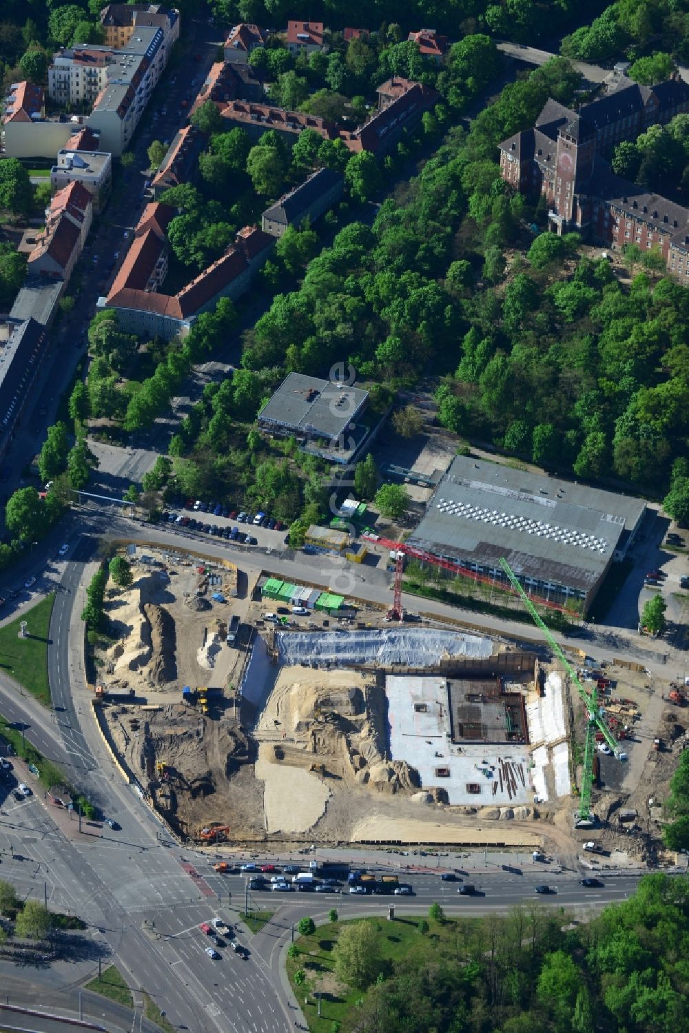 Luftbild Potsdam - Baustelle zum Neubau eines Freizeitbades mit Schwimmhalle in Potsdam im Bundesland Brandenburg