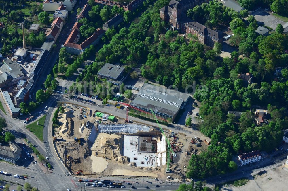 Luftaufnahme Potsdam - Baustelle zum Neubau eines Freizeitbades mit Schwimmhalle in Potsdam im Bundesland Brandenburg