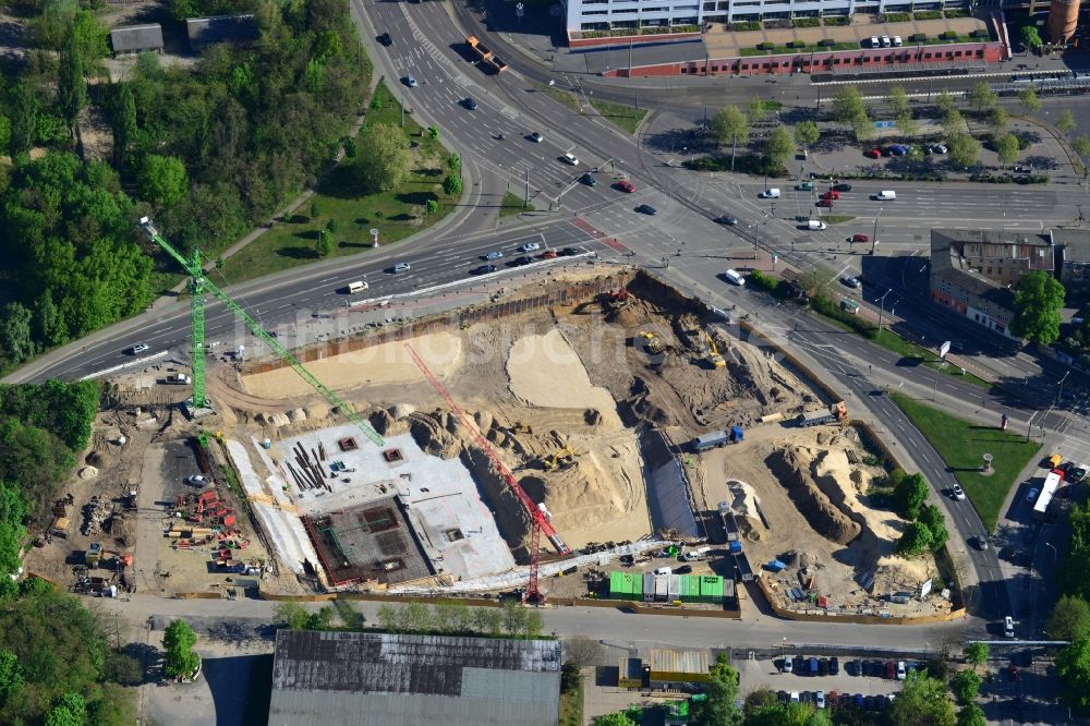 Potsdam aus der Vogelperspektive: Baustelle zum Neubau eines Freizeitbades mit Schwimmhalle in Potsdam im Bundesland Brandenburg