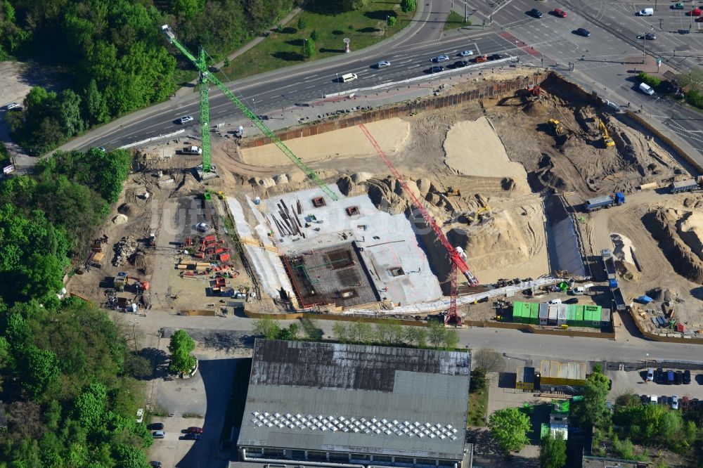 Luftbild Potsdam - Baustelle zum Neubau eines Freizeitbades mit Schwimmhalle in Potsdam im Bundesland Brandenburg