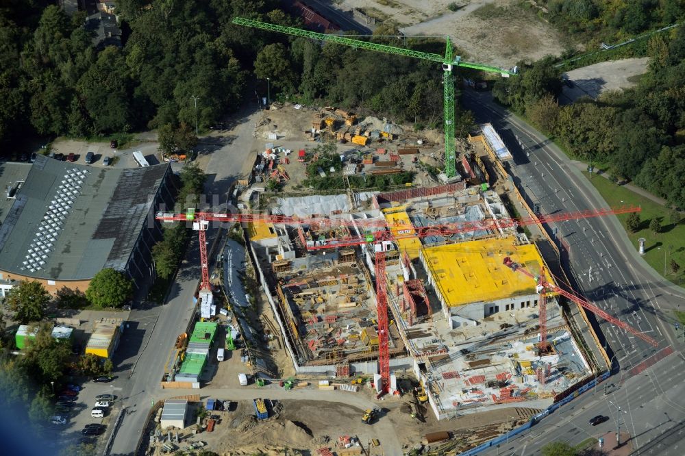 Luftaufnahme Potsdam - Baustelle zum Neubau eines Freizeitbades mit Schwimmhalle in Potsdam im Bundesland Brandenburg