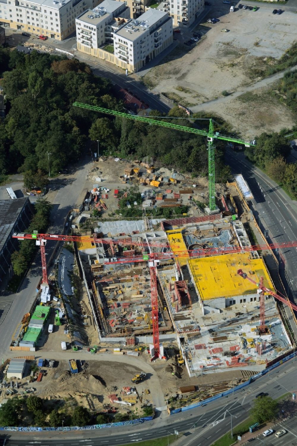 Potsdam aus der Vogelperspektive: Baustelle zum Neubau eines Freizeitbades mit Schwimmhalle in Potsdam im Bundesland Brandenburg