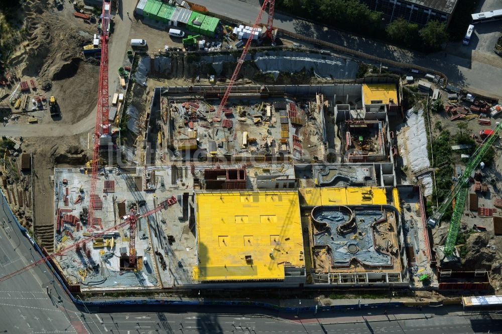 Potsdam von oben - Baustelle zum Neubau eines Freizeitbades mit Schwimmhalle in Potsdam im Bundesland Brandenburg