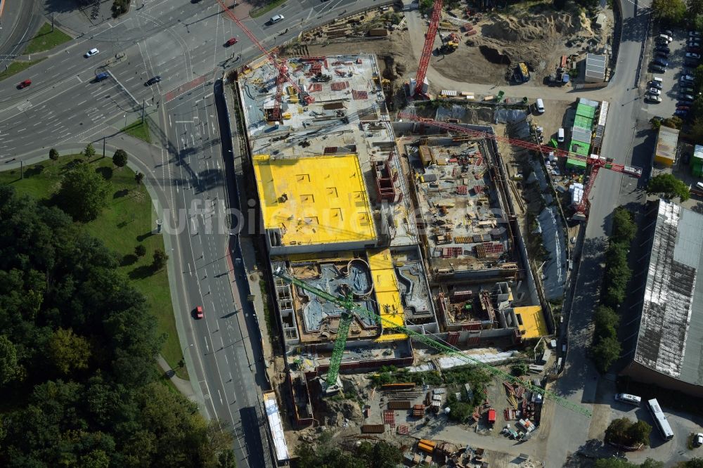 Luftbild Potsdam - Baustelle zum Neubau eines Freizeitbades mit Schwimmhalle in Potsdam im Bundesland Brandenburg