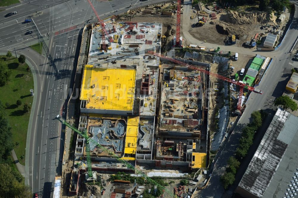 Luftaufnahme Potsdam - Baustelle zum Neubau eines Freizeitbades mit Schwimmhalle in Potsdam im Bundesland Brandenburg