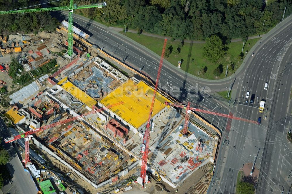 Luftbild Potsdam - Baustelle zum Neubau eines Freizeitbades mit Schwimmhalle in Potsdam im Bundesland Brandenburg