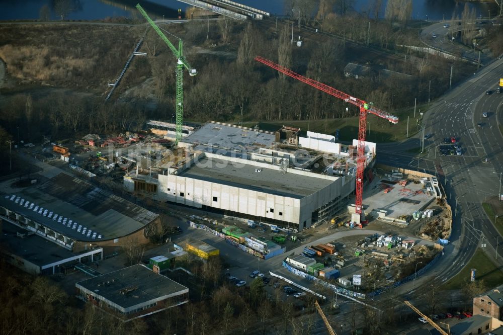 Potsdam von oben - Baustelle zum Neubau eines Freizeitbades mit Schwimmhalle in Potsdam im Bundesland Brandenburg