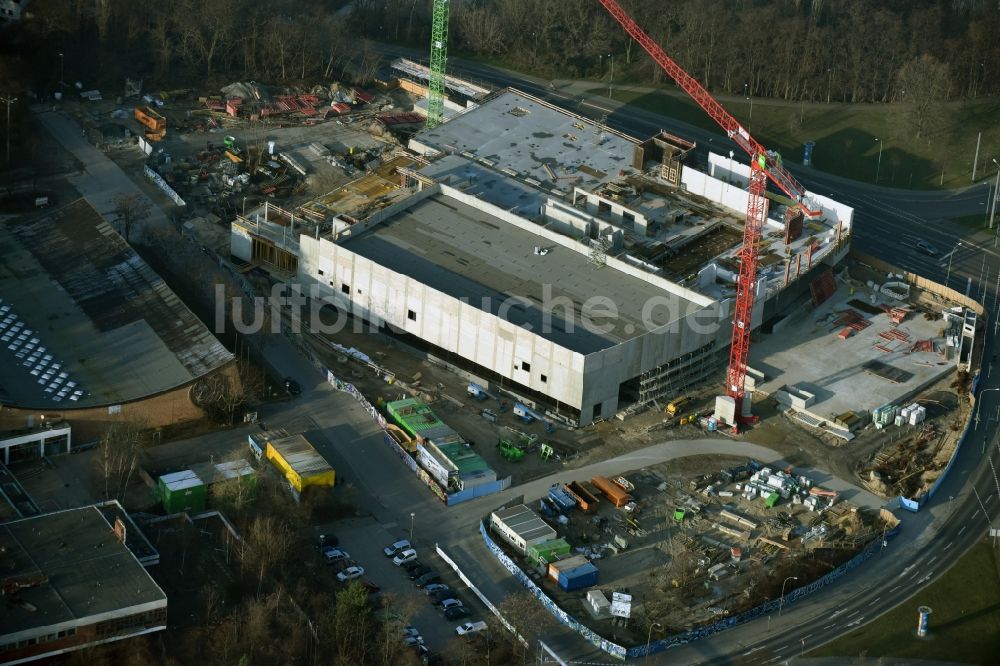 Potsdam aus der Vogelperspektive: Baustelle zum Neubau eines Freizeitbades mit Schwimmhalle in Potsdam im Bundesland Brandenburg