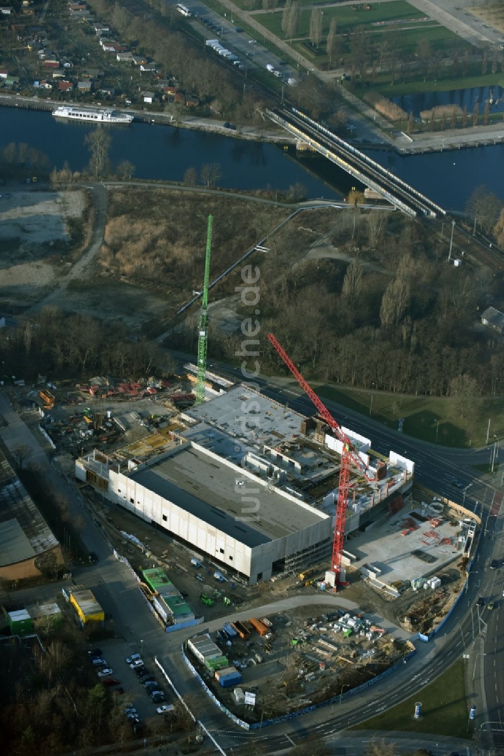 Luftbild Potsdam - Baustelle zum Neubau eines Freizeitbades mit Schwimmhalle in Potsdam im Bundesland Brandenburg