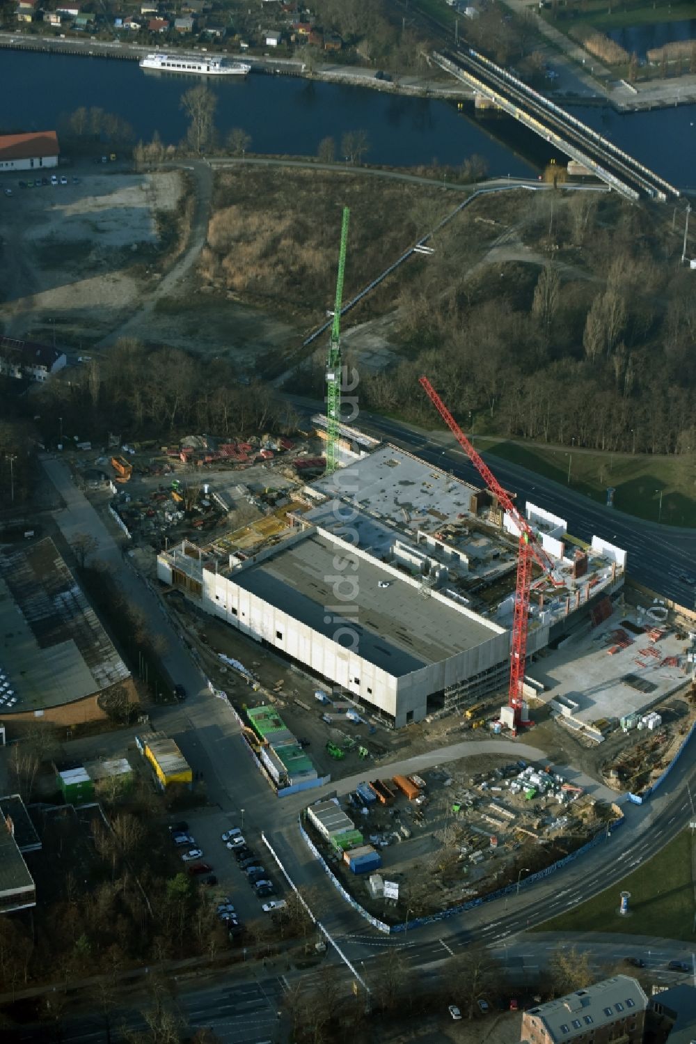 Luftaufnahme Potsdam - Baustelle zum Neubau eines Freizeitbades mit Schwimmhalle in Potsdam im Bundesland Brandenburg