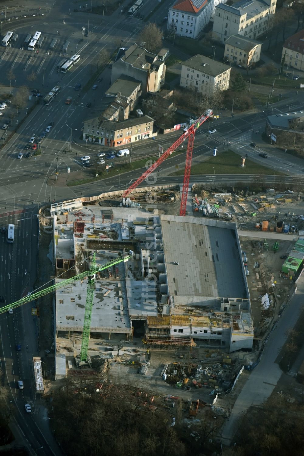 Luftaufnahme Potsdam - Baustelle zum Neubau eines Freizeitbades mit Schwimmhalle in Potsdam im Bundesland Brandenburg