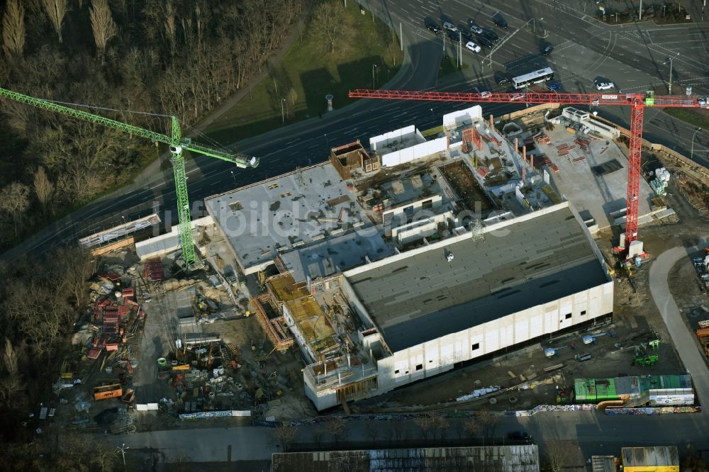 Luftbild Potsdam - Baustelle zum Neubau eines Freizeitbades mit Schwimmhalle in Potsdam im Bundesland Brandenburg