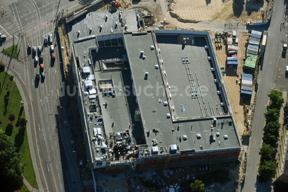 Potsdam aus der Vogelperspektive: Baustelle zum Neubau eines Freizeitbades mit Schwimmhalle in Potsdam im Bundesland Brandenburg