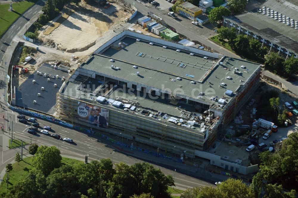 Luftbild Potsdam - Baustelle zum Neubau eines Freizeitbades mit Schwimmhalle in Potsdam im Bundesland Brandenburg