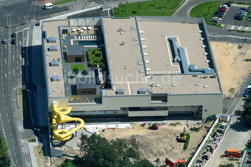 Luftaufnahme Potsdam - Baustelle zum Neubau eines Freizeitbades mit Schwimmhalle in Potsdam im Bundesland Brandenburg