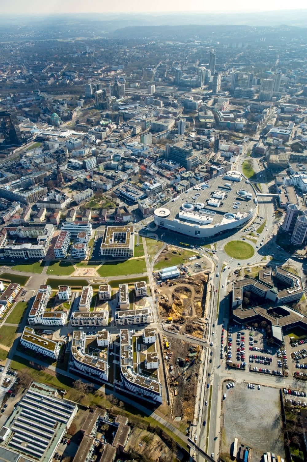 Luftaufnahme Essen - Baustelle zum Neubau der Funke Medienzentrale am Berliner Platz in Essen im Bundesland Nordrhein-Westfalen