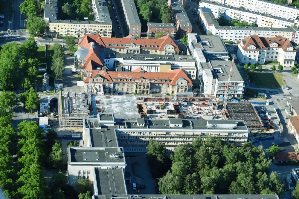 Rostock aus der Vogelperspektive: Baustelle zum Neubau eines Funktionsgebäudes auf dem Campus Schillingallee im Ortsteil Hansaviertel in Rostock im Bundesland Mecklenburg-Vorpommern