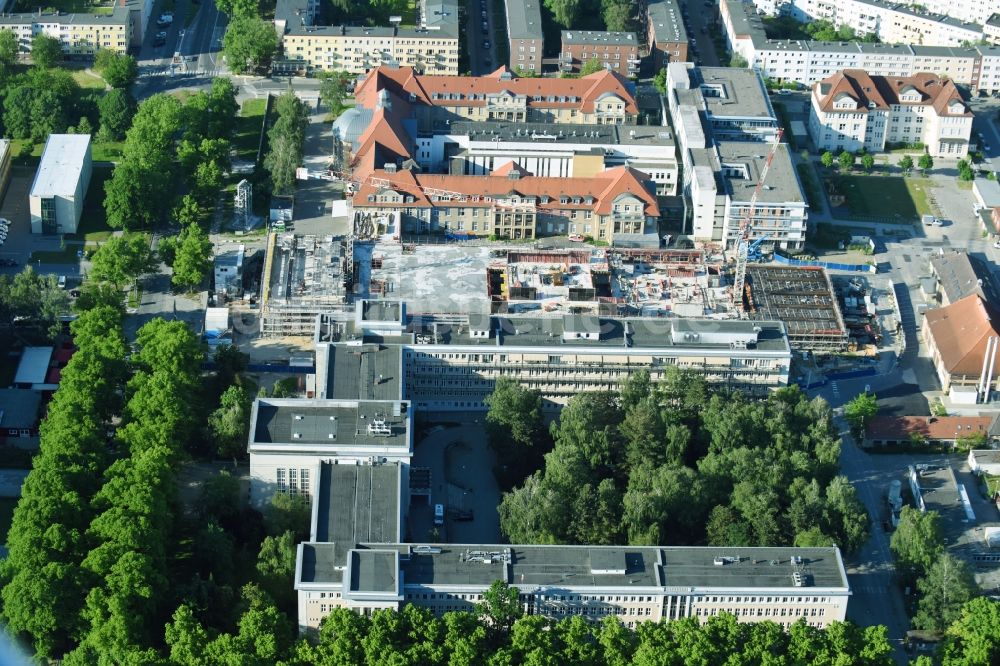 Luftbild Rostock - Baustelle zum Neubau eines Funktionsgebäudes auf dem Campus Schillingallee im Ortsteil Hansaviertel in Rostock im Bundesland Mecklenburg-Vorpommern