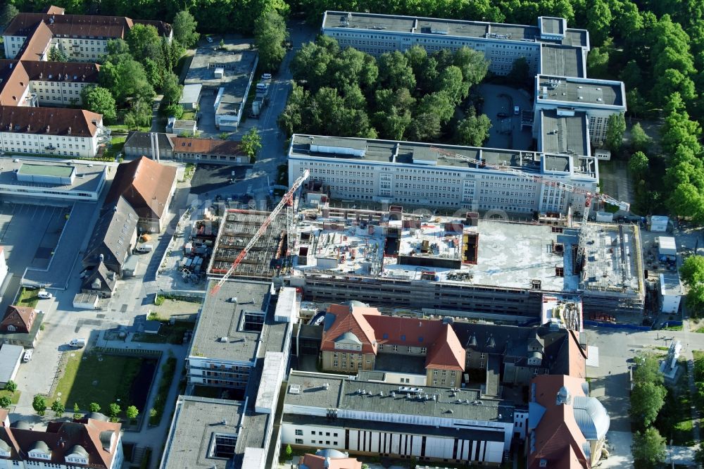 Luftaufnahme Rostock - Baustelle zum Neubau eines Funktionsgebäudes auf dem Campus Schillingallee im Ortsteil Hansaviertel in Rostock im Bundesland Mecklenburg-Vorpommern